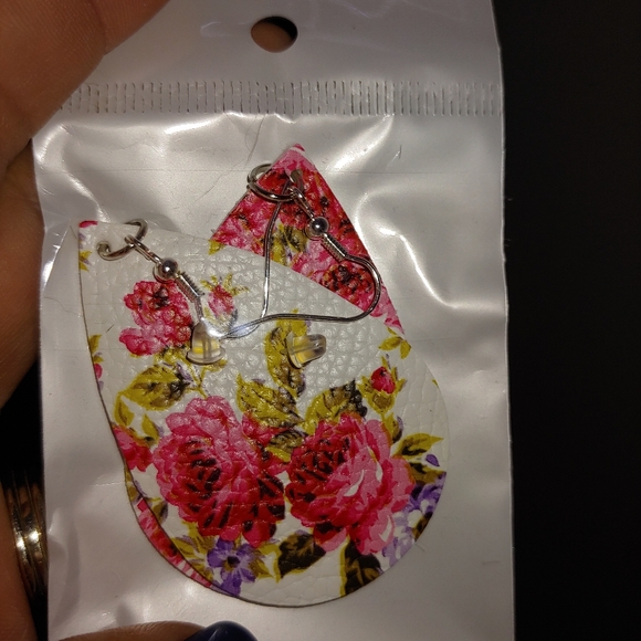 END OF THE YEAR SALE!!! Leather Teardrop Earrings - Picture 6 of 8